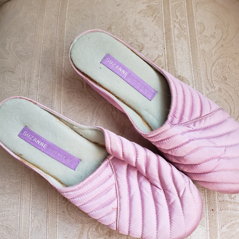 Suzanne Sommers Slippers size 8 purple